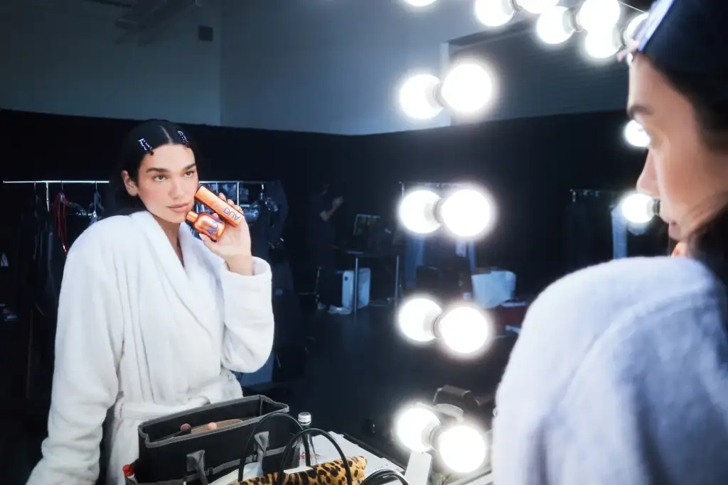 Dua Lipa hedh në treg linjën e produkteve të bukurisë
