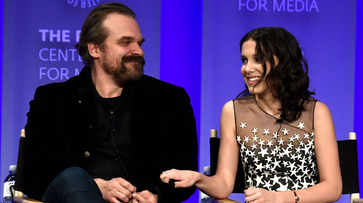 David Harbour reagon pasi Millie Bobby Brown e akuzoi për ngacmim: Nuk ishte qëllimi im