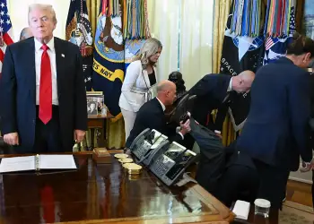 Momente paniku gjatë fjalës së Trump, një i pranishëm pëson kolaps në transmetim direkt