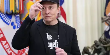 Elon Musk i përgjigjet Billie Eilish pasi ajo e quajt “e mjerë”