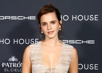 Emma Watson pranon se ndjehet në siklet me një skenë të zhveshjes nga filmi i vitit 2012