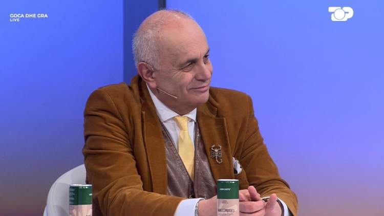 Akademiku Artan Fuga flet për gratë në politikë: Politikanet sillen si burra