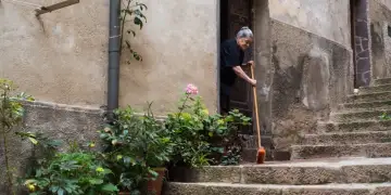 Numri i njerëzve mbi 100 vjeç po rritet në Itali, zbulohen sekretet e jetëgjatësisë