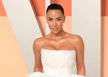 Kim Kardashian flet për diagnozën e aneurizmit në tru: Kam katër fëmijë që varen nga unë