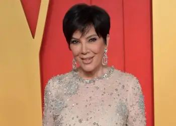 Kris Jenner shpjegoi pse mban marrëdhënie miqësore me ish-partnerët e fëmijëve të saj