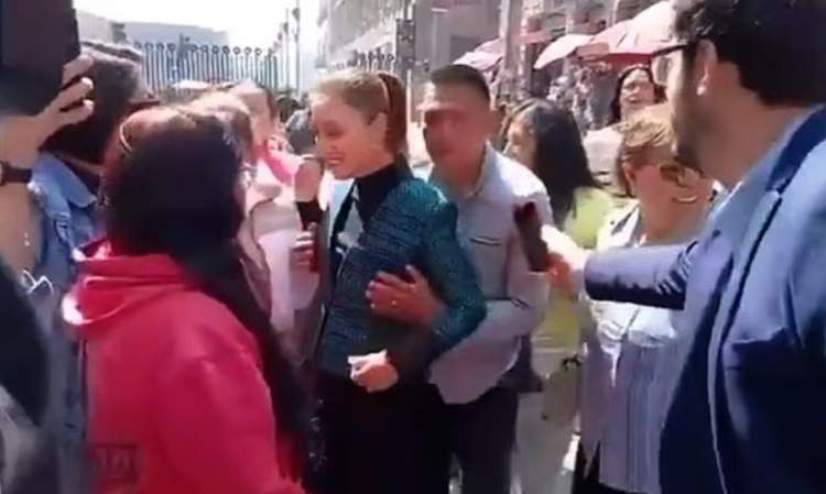 Presidentja meksikane sulmohet seksualisht, burri e prek dhe përpiqet ta puthë