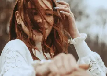 Pesë shenjat e zodiakut që do të gjejnë dashurinë duke filluar nga nesër