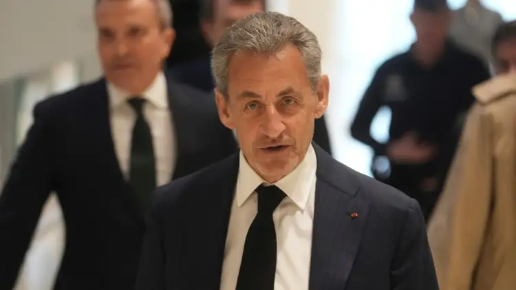 Nicolas Sarkozy lë qelinë, vendimi që po komentohet në Paris