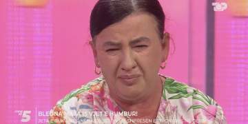 Bukurie Mata mes lotësh: Ende festoj ditëlindjen e Bleones në shtëpi