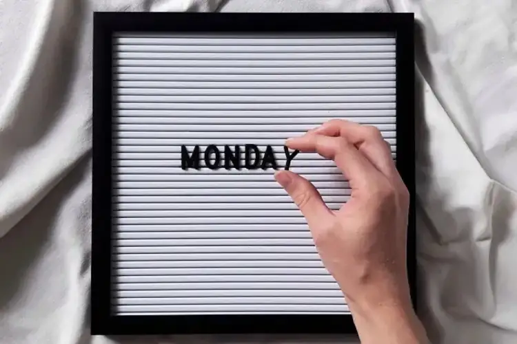 Arsyeja pse të hënat na bëjnë më të trishtuar