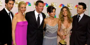 Kolegët e serialit “Friends” marrin vendim emocional për Matthew Perry