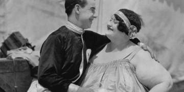 Studimi: Sa më shumë peshë të shtojnë çiftet, aq më të lumtur janë në marrëdhënie