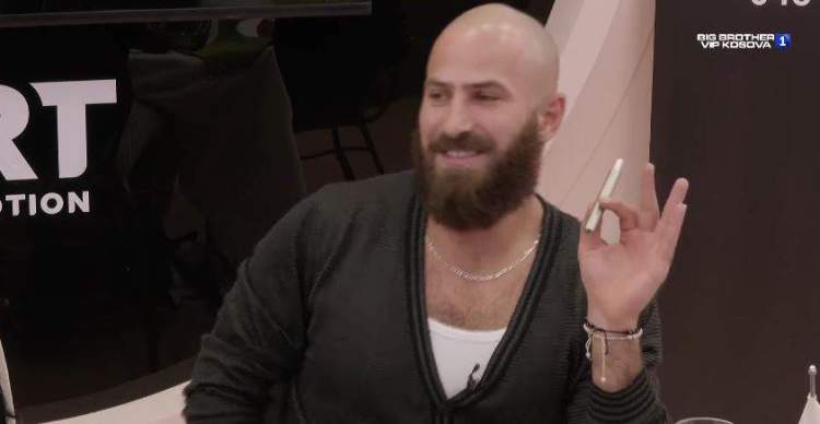 Nailiri flet për pëlqimin që ka për këtë banore: Kam turp t’ia shpreh në sy