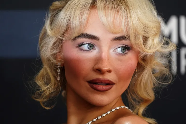 Sabrina Carpenter dënon përdorimin e këngës së saj nga administrata Trump: E neveritshme dhe çnjerëzore!