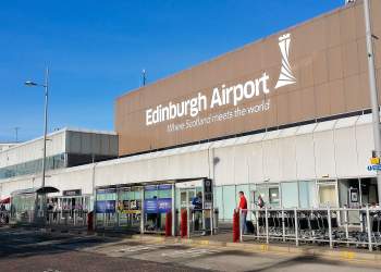 Aeroporti i Edinburgut në Skoci pezullon fluturimet, për shkak të defekteve në teknologjinë e informacionit