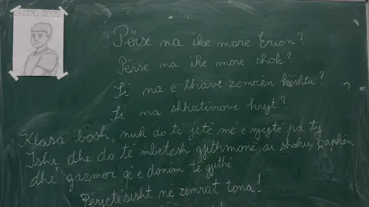 Vdekja e 15-vjeçarit pasi u godit me thikë në zemër, shokët e tij me dedikim prekës: Pse na ike Erion?!