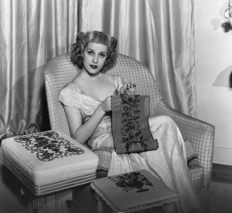 Shkenca konfirmon: Të gjithë bëjnë sikur duan të dalin, por në realitet preferojnë të qëndrojnë në shtëpi