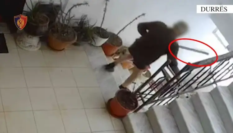 E rëndë në Durrës/ I moshuari tenton të vrasë gruan duke e goditur me sende të forta në kokë