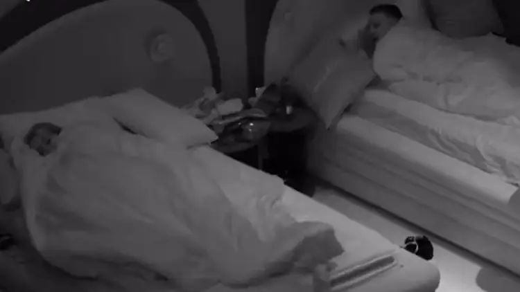 Labi-Elijonës: Po viktimizohesh se të ka vdekur nëna, të ishe e mirë s’do ishe larguar nga familja