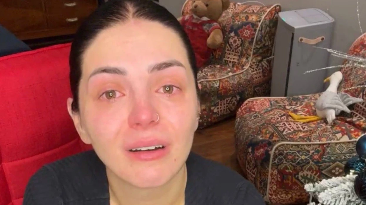 Fifi shpërthen në lot gjatë një transmetimi live: “Mos ma përmendni djalin, çka ju ka ba?”