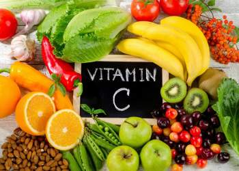 Mungesa e vitaminës C: Katër shenjat që nuk duhet t’i injoroni