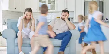 Studimi global: Çiftet me fëmijë raportojnë më pak dashuri dhe pasion në marrëdhënie!