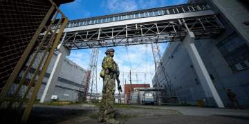 Bombardim rus në Zaporizhia, 26 të plagosur dhe dhjetëra apartamente të shkatërruara