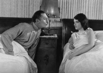 Studimi: Çiftet me dhoma të ndara janë më të lumtur