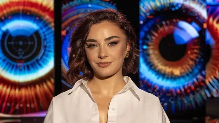 Xhodi Skura pjesë e “BBVA5”/ Surprizon gjyshen e saj nga shtëpia