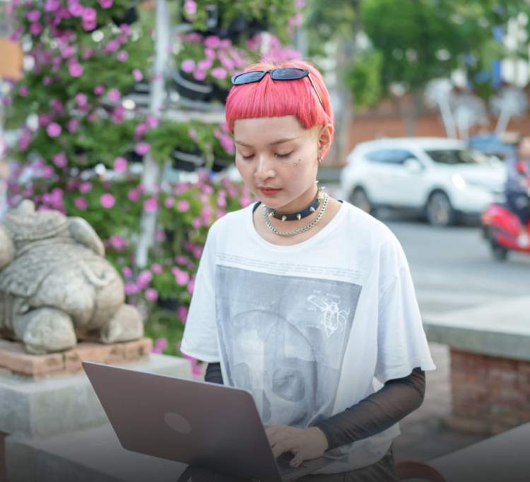 Pse Gen Z po u fsheh të vërtetën familjarëve për punën?