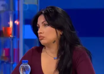 Shkurta Haxhia kritikon Elijonën: “Një person false, po ec me badigarda dhe avokatë”