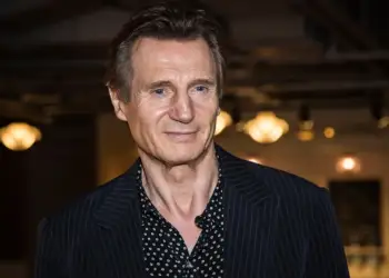 Liam Neeson sqaron qëndrimin e tij: Nuk jam kundër vaksinave