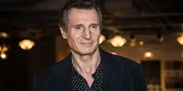 Liam Neeson sqaron qëndrimin e tij: Nuk jam kundër vaksinave