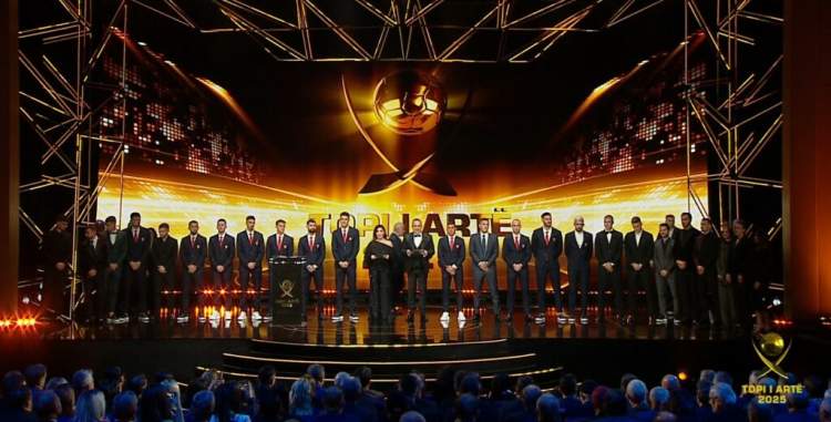 Futbolli shqiptar/ Topi i Artë” shkon për Bekim Balajn, Gjimshiti zgjidhet më i miri