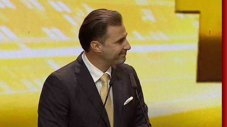 Lorik Cana zbulon emrat që do ta meritonin çmimin “Zemra Kuqezi”