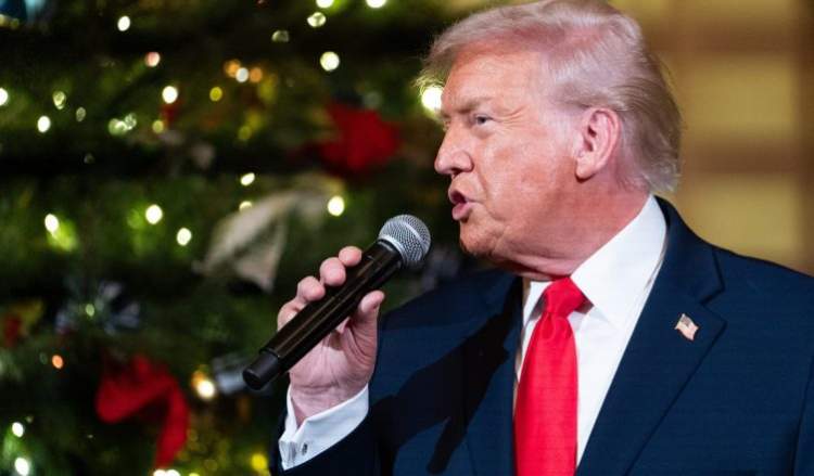 Trump uron Krishtlindjen: Gëzuar të gjithë, përfshirë dhe fundërrinat e së majtës radikale që po përpiqen të shkatërrojnë Amerikën