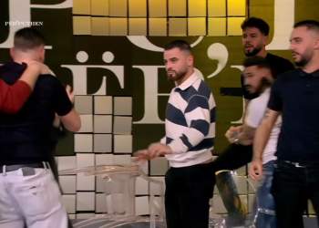 Ç’ndodhi? Plas grushti mes djemve në emisionin ‘Përputhen’