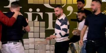 Ç’ndodhi? Plas grushti mes djemve në emisionin ‘Përputhen’