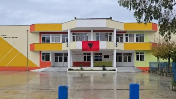 E trishtë! Ndërron jetë pas një jave në koma nxënësi që u plagos me thikë në zemër në Durrës