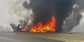 Tragjedi ajrore në Karolinën e Veriut, aeroplani rrëzohet gjatë uljes, disa persona humbin jetën