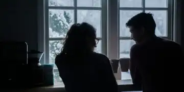 A janë marrëdhëniet e lindura në dimër më të qëndrueshme se ato të lindura në verë?