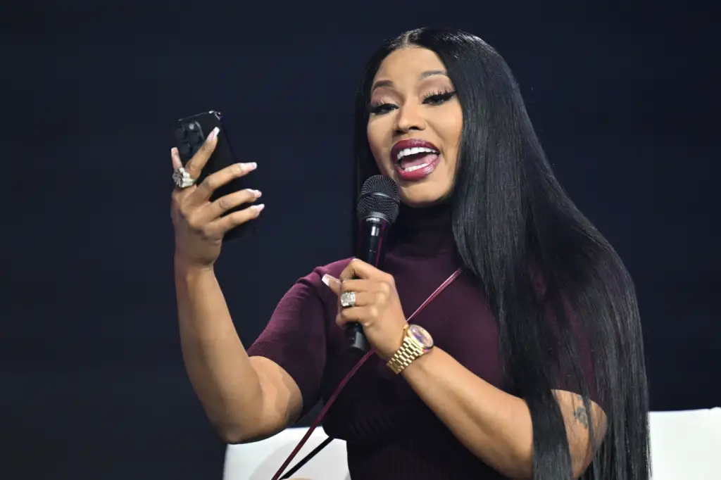 Nicki thotë ‘model’ për Trump: Reperja befason me mbështetjen e hapur politike