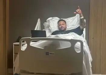 Neymar kalon me sukses ndërhyrjen kirurgjikale në gjurin e majtë