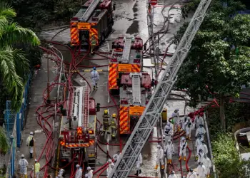 Zjarri masiv në Hong Kong/ Numri i të vdekurve arrin në 151, arrestohen 13 persona