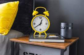 Të shkosh në shtrat në të njëjtën orë çdo natë mund të ulë tensionin e gjakut