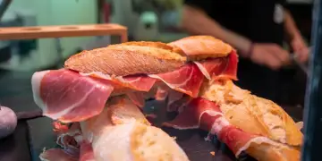 Ushtria mobilizohet kundër ethes së derrave në Spanjë, dyshohet se u shkaktua nga sanduiçi i kontaminuar