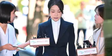 Skandal në Korenë e Jugut/ Ish-Zonja e Parë nën hetim për dhurata luksoze dhe ndikim politik