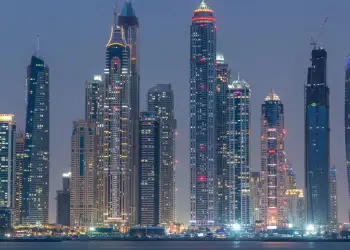 Stuhi të forta kërcënojnë Dubain, policia u bën thirrje banorëve të shmangin udhëtimet