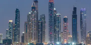 Stuhi të forta kërcënojnë Dubain, policia u bën thirrje banorëve të shmangin udhëtimet