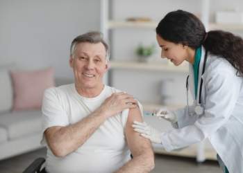 Vaksina kundër herpes zoster mund të ulë rrezikun e demencës, studimet sjellin prova të reja premtuese